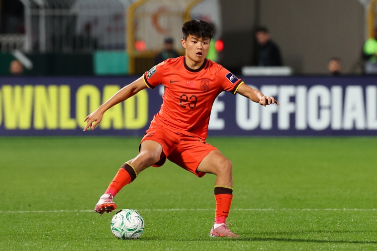 电竞赛事平台-沪媒：海港引进杨希的主要目的是为右后卫位置储备新生力量