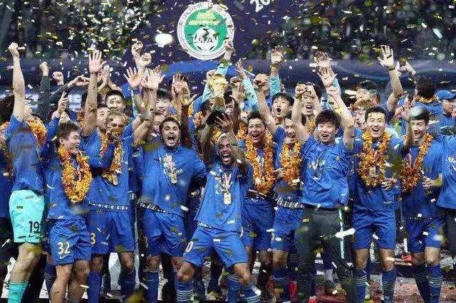 官方电竞押注-中超开幕式遇尴尬 冠军队长捧火神杯入场将取消