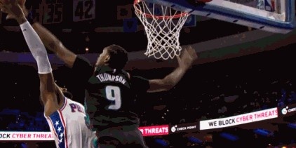 官方电竞押注-干净好帽！奥萨尔篮下帽翻乔治被吹犯规 活塞挑战成功